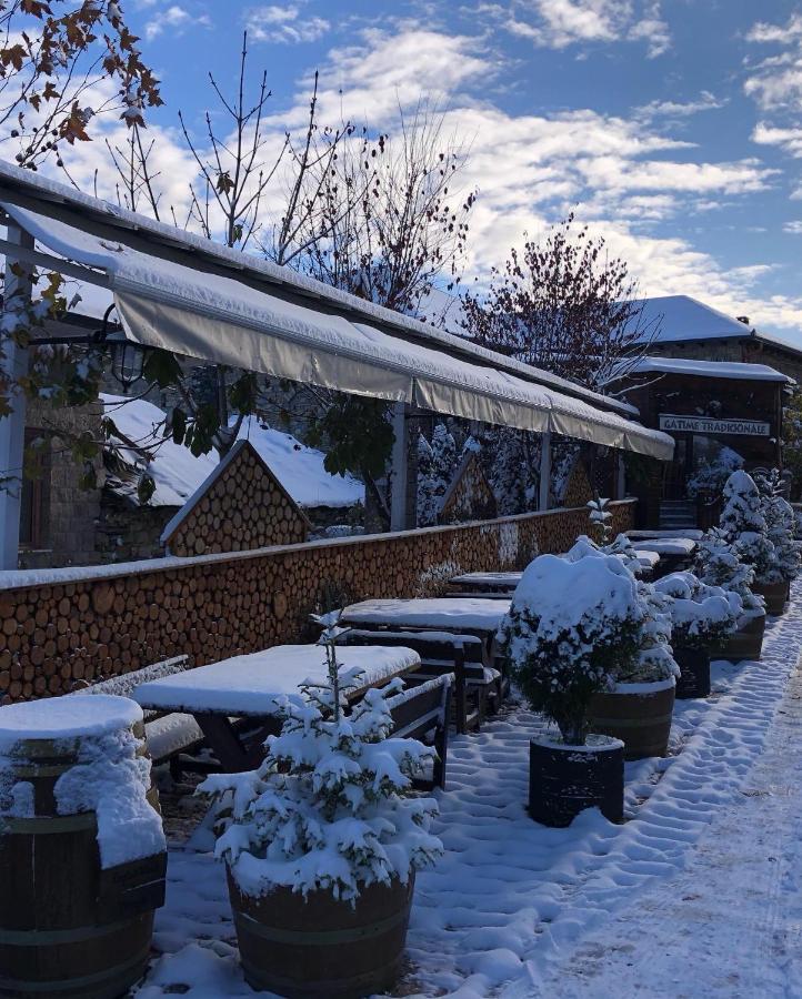 Hotel Ambassador Voskopojë Buitenkant foto