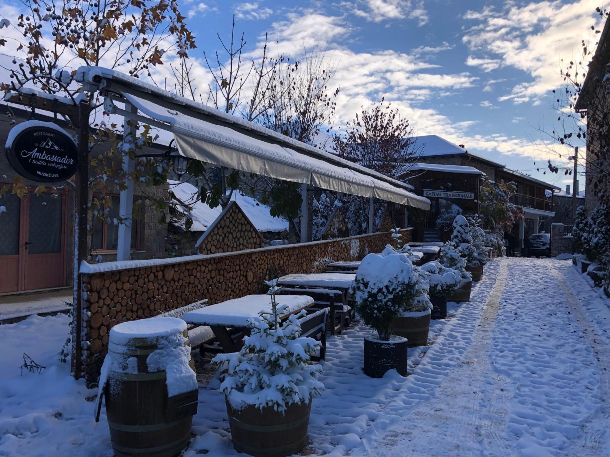 Hotel Ambassador Voskopojë Buitenkant foto