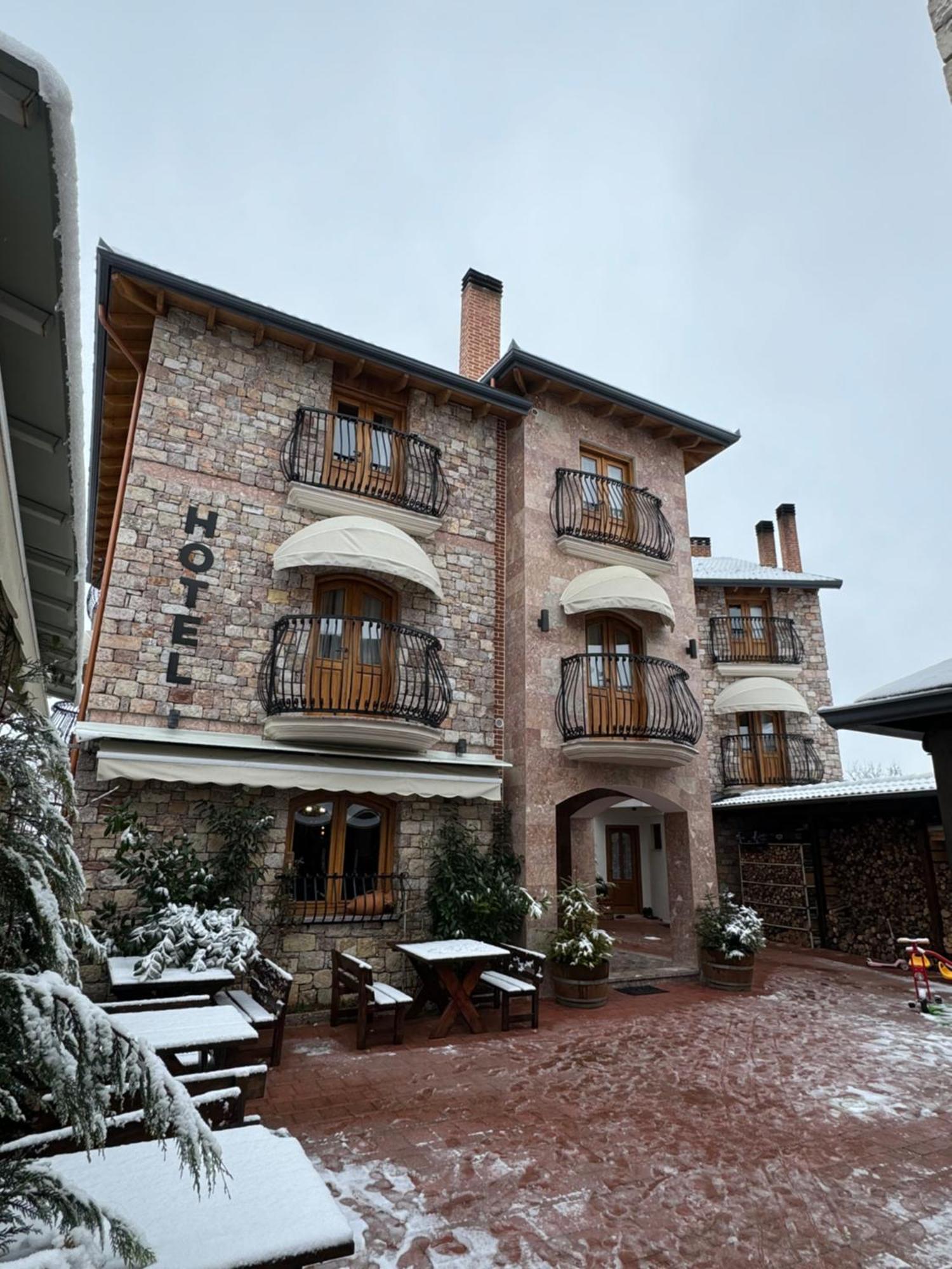 Hotel Ambassador Voskopojë Buitenkant foto
