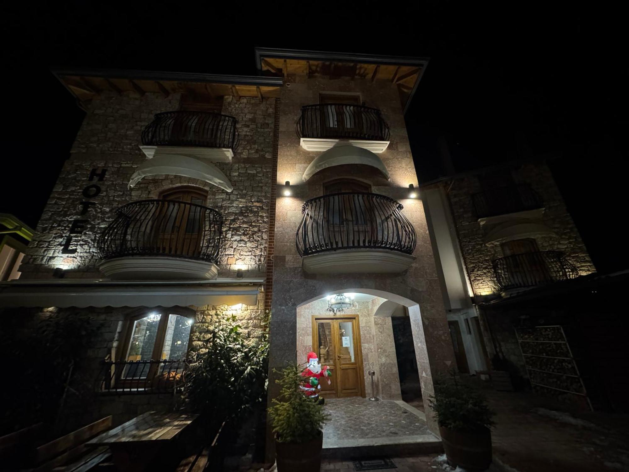 Hotel Ambassador Voskopojë Buitenkant foto
