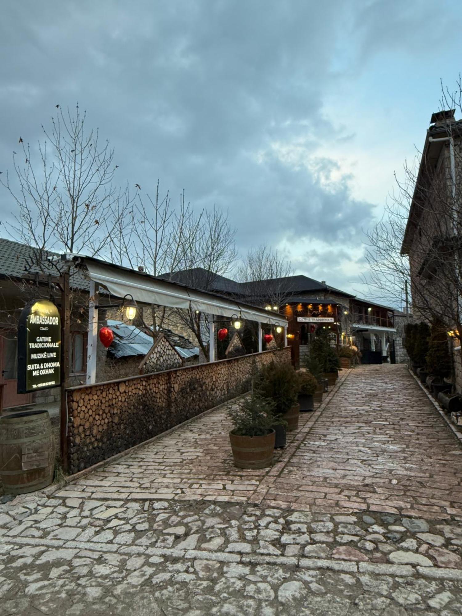 Hotel Ambassador Voskopojë Buitenkant foto